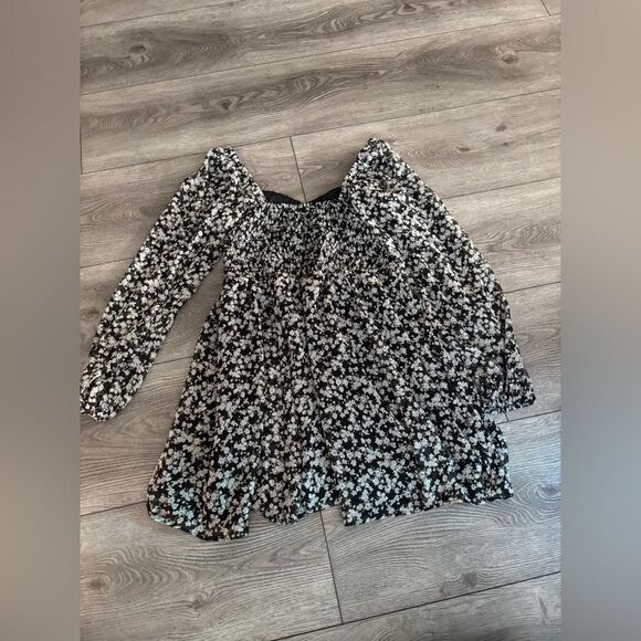 Express woman’s mini long sleeve dress used in good condition - Picture 2 of 4